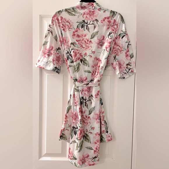 Show Me Your MuMu floral robe - Picture 2 of 4